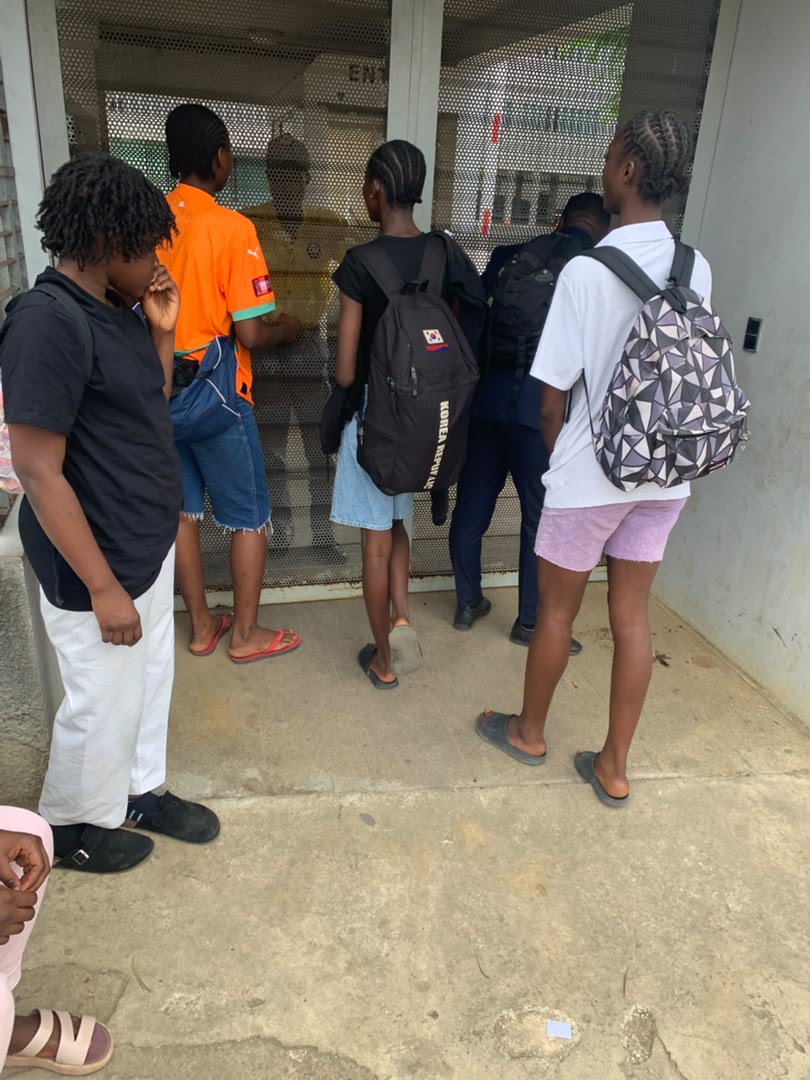 Accès au Centre Ivoiro-Coréen : des athlètes de la Fédération ivoirienne de Taekwondo empêchés d’entrer pour leur entraînement